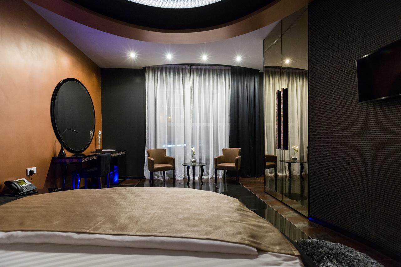 Hotel Crystal Light Ni Екстериор снимка