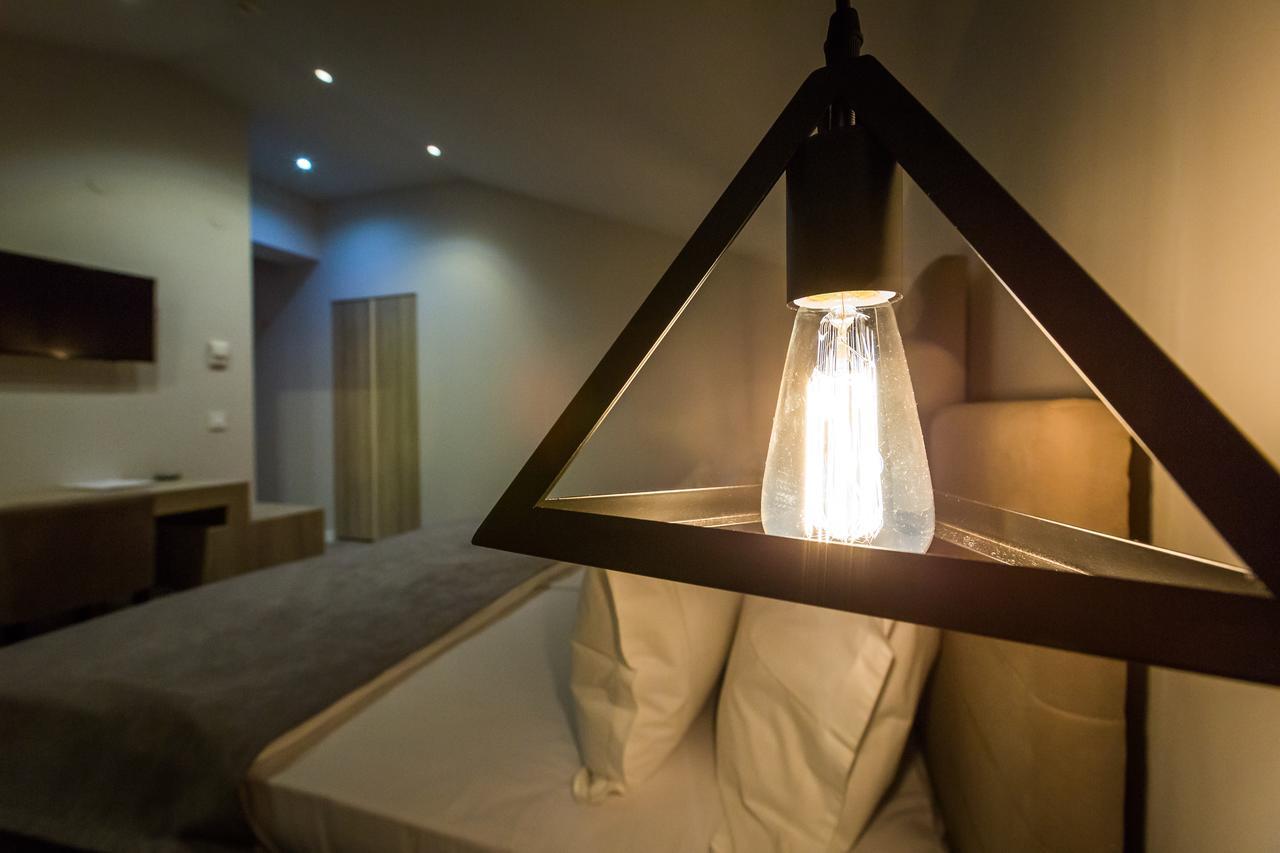 Hotel Crystal Light Ni Екстериор снимка